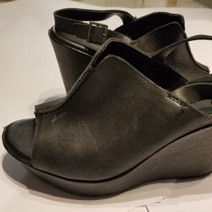 Black wedge Korks size 8